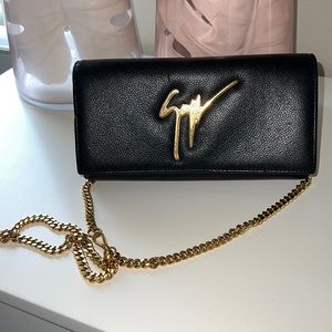 Authentic Guiseppe bag , Can be worn as a clutch or bag